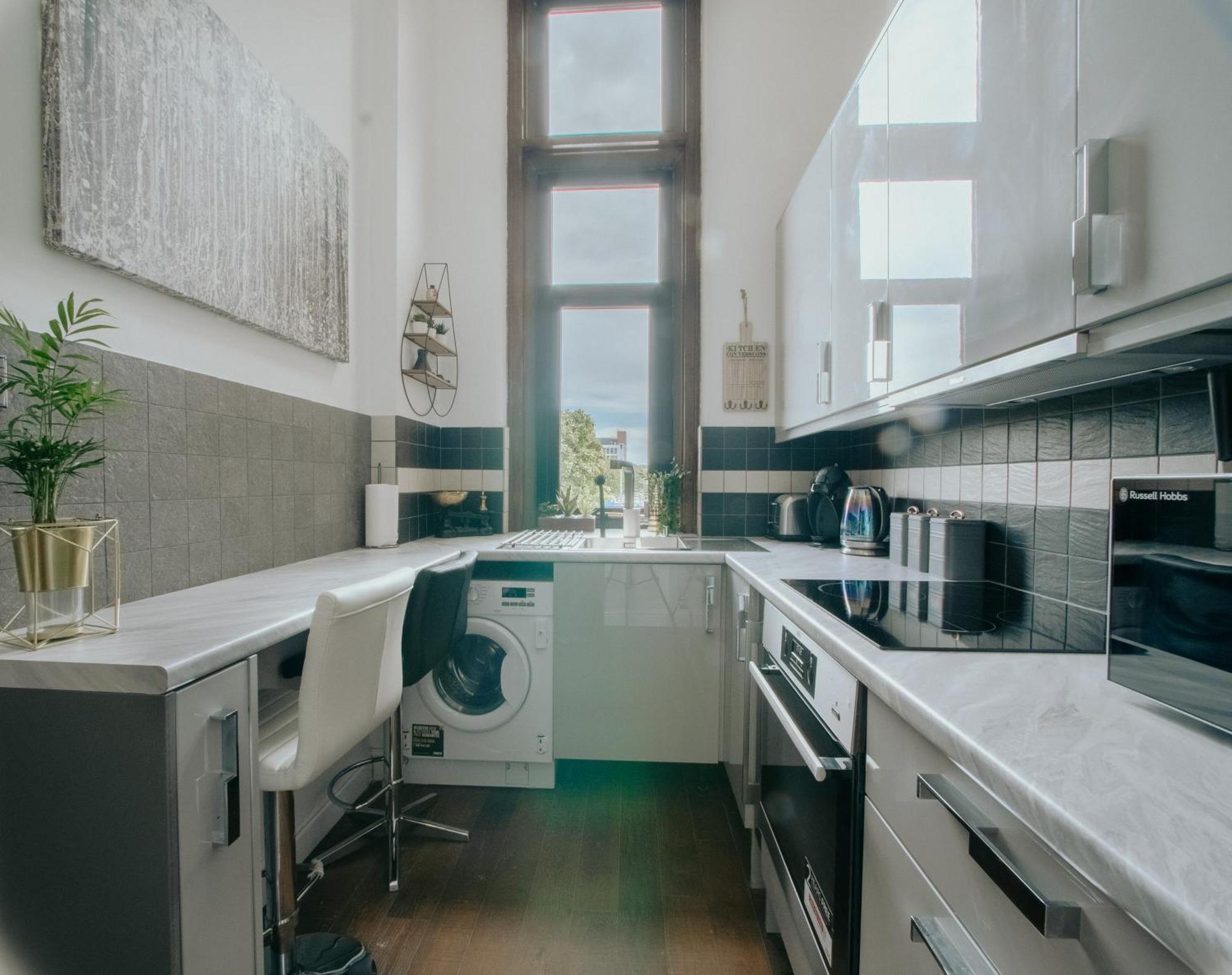Apartment Outstanding Massive With Character